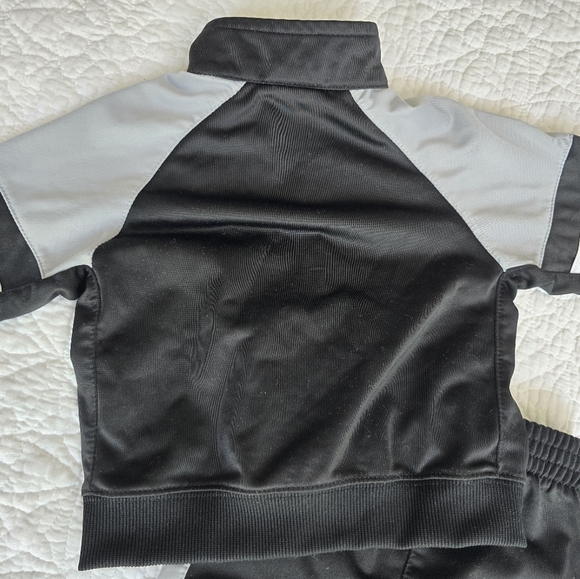 Nike 2-piece Tracksuit Pants Set Outfit Black Gray 12 Months - Picture 9 of 10
